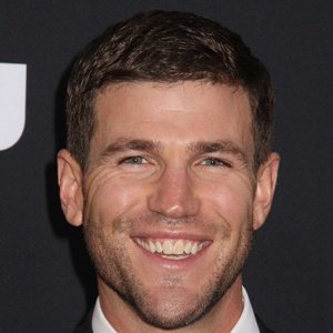 Austin Stowell image 7