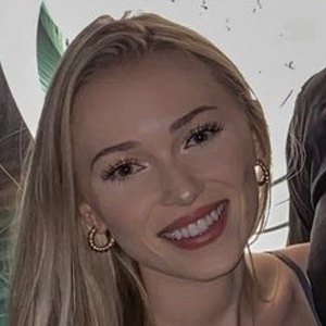 Autumn Rhodes, 27 (Twitch Star)