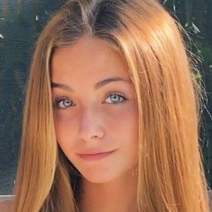 Ava Majury, 19 (TikTok明星)