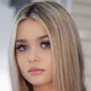 Ava Monpere image 3