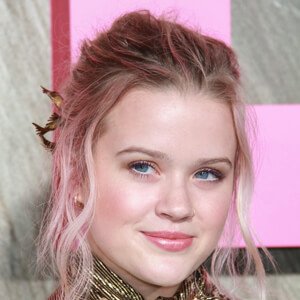 Ava Phillippe image 7