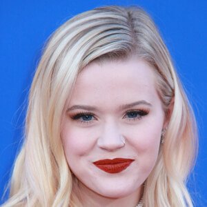 Ava Phillippe image 8