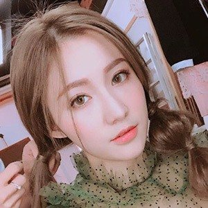 Ava Wong, 33 (Model)