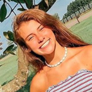 Averie Gilley, 22 (TikTok明星)