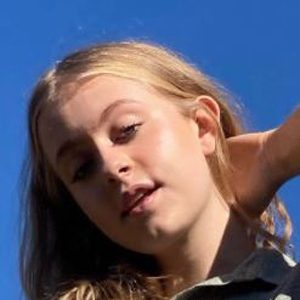 Avery Bruen, 18 (TikTok明星)