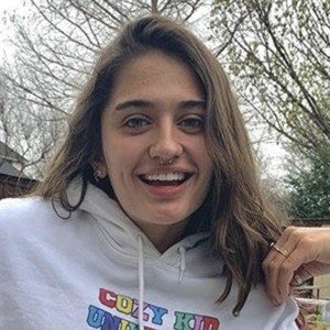 Avery Cyrus, 25 (Звезда Тиктока)