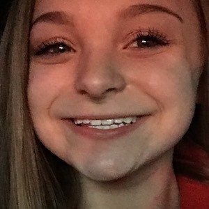 Avery Morrison, 22 (YouTube明星)