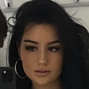 avilixo, 24 (TikTok Star)