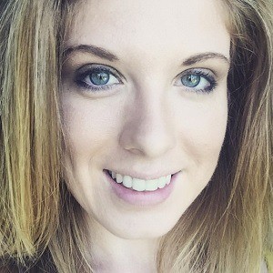 Awesome Alanna, 35 (YouTube-ster)