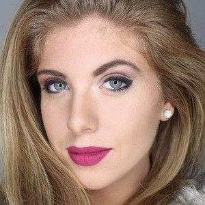 Awesome Alanna, 35 (YouTube明星)