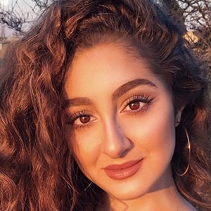 Aya Sellami, 27 (Blogueiro)