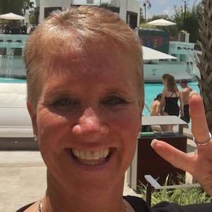 AYNSLEE, 56 (YouNow Star)