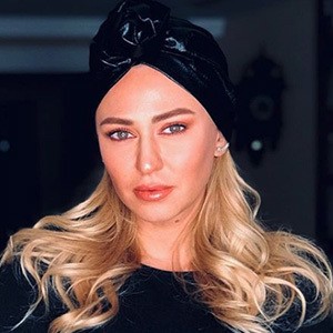 Aynur Guzel, 44 (Блогер)