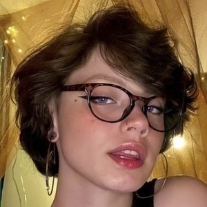 b0ng4u, 24 (TikTok Star)