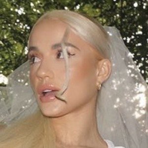 Baby G, 29 (流行歌手)