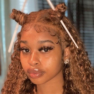 Badgyalcam, 27 (TikTok Star)