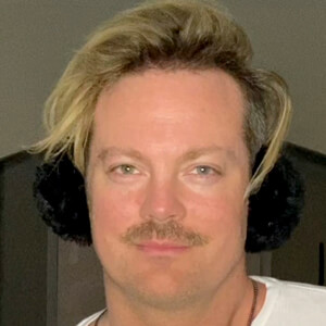 Bads, 42 (TikTok明星)