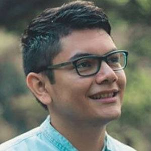 BambielR4, 34 (YouTube Star)