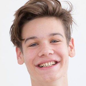 Banki Beni, 26 (YouTube明星)