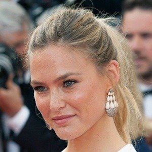 Bar Refaeli image 4