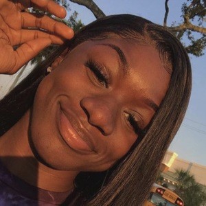 BaybeeGiant, 25 (Star d'Instagram)