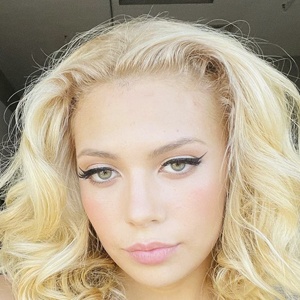 Baylee Morrison, 21 (Pop Singer)