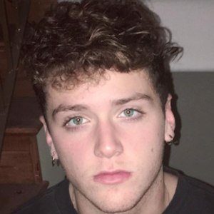 Bazzi, 28 (Ca sĩ nhạc Pop)