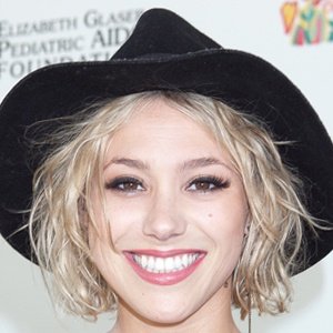 BC Jean, 38 (Chanteuse pop)