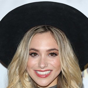 BC Jean, 38 (Cantor Pop)