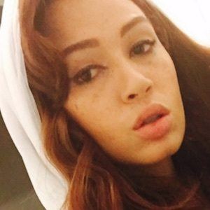 Beatrice Miller, 32 (现实之星)