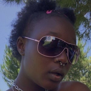 Beatriz Tavares, 22 (TikTok Star)