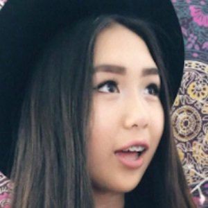 BeautybyBriddy, 25 (Estrella de YouTube)