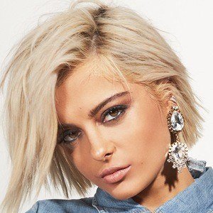 Celebrities born on August 30