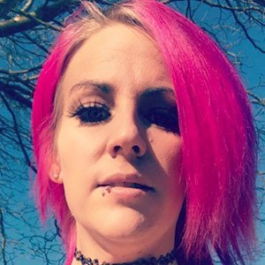 Becca B., 41 (Поп-певец)