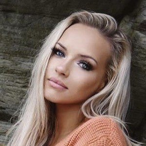 Becca Medlin, 31 (Instagram Star)