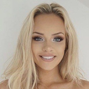 Becca Medlin, 31 (Instagram明星)