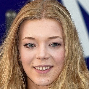Becky Hill, 30 (流行歌手)