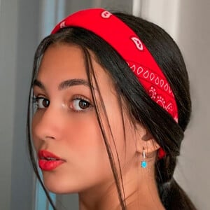 Bela Bagunça, 18 (YouTube Star)