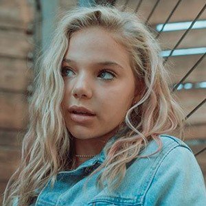 Bella Klassen, 21 (Dancer)