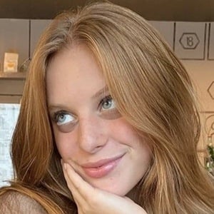 Bella Moore image 3