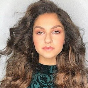 Bella Paige, 24 (Pop Singer)