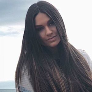 Bella Paige, 24 (Pop Singer)