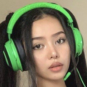 Bella Poarch, 28 (TikTok明星)