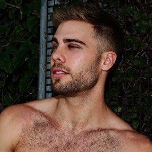 Benji Condie, 32 (Blogger)