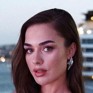 Bensu Soral, 34 (Nữ diễn viên truyền hình)