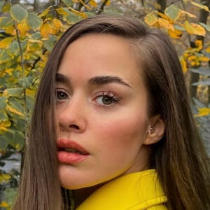 Bensu Soral, 34 (电视女演员)