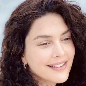 Berguzar Korel image 5