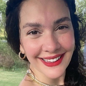 Berguzar Korel image 7