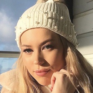 Beth Rowe, 24 (Instagram Star)