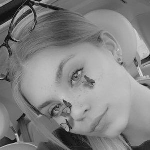 Beth Taylor, 22 (TikTok Star)